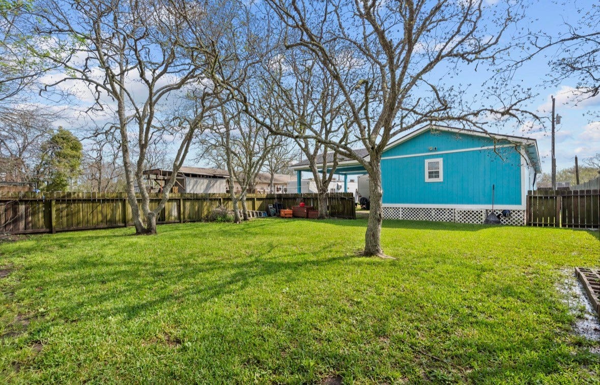 620 6th Street, Dickinson, TX 77539 620 6th Street, Dickinson, TX 77539