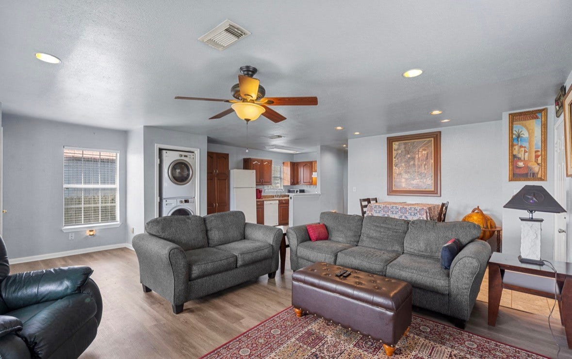 620 6th Street, Dickinson, TX 77539 620 6th Street, Dickinson, TX 77539