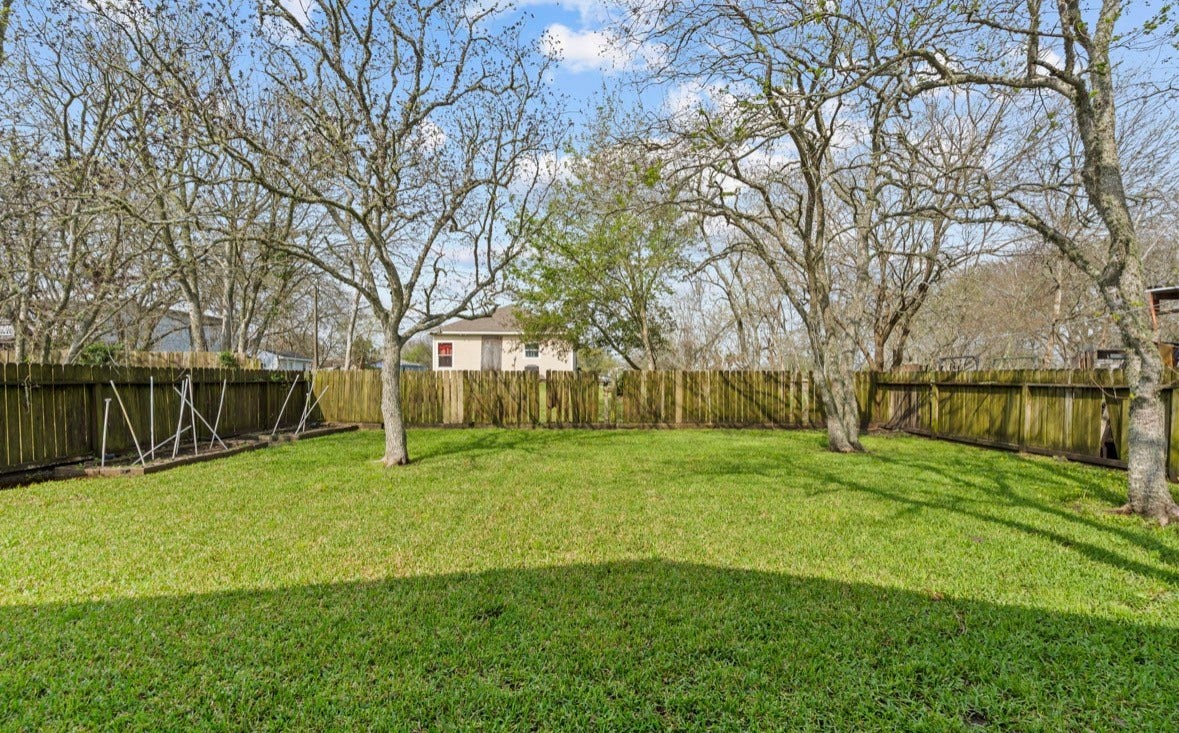 620 6th Street, Dickinson, TX 77539 620 6th Street, Dickinson, TX 77539
