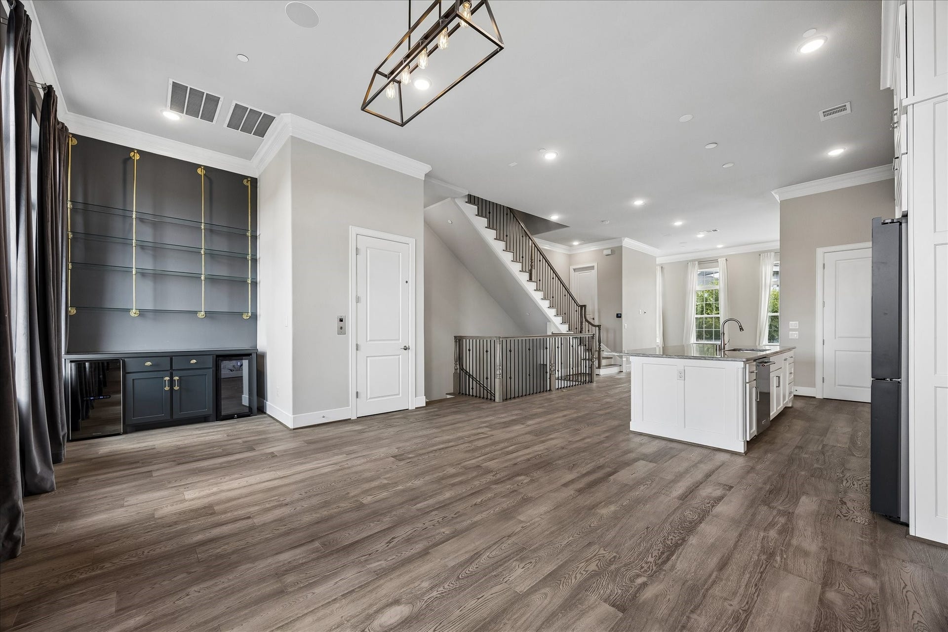3606 Somerset York Lane, Houston, TX 77055 Designed with entertaining in mind, the dining room flows seamlessly into the kitchen and living areas.
