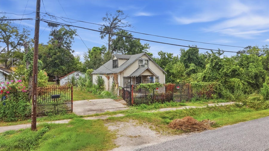 Property photo for 7911 Melrose Street, Houston, TX