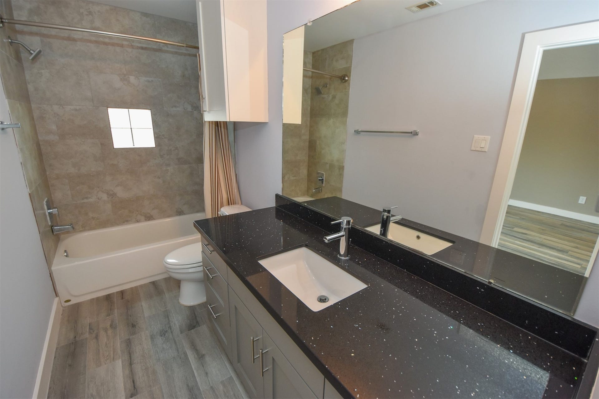5710 Cornish Street, #1, Houston, TX 77007 Updated Secondary Bathroom upstairs.