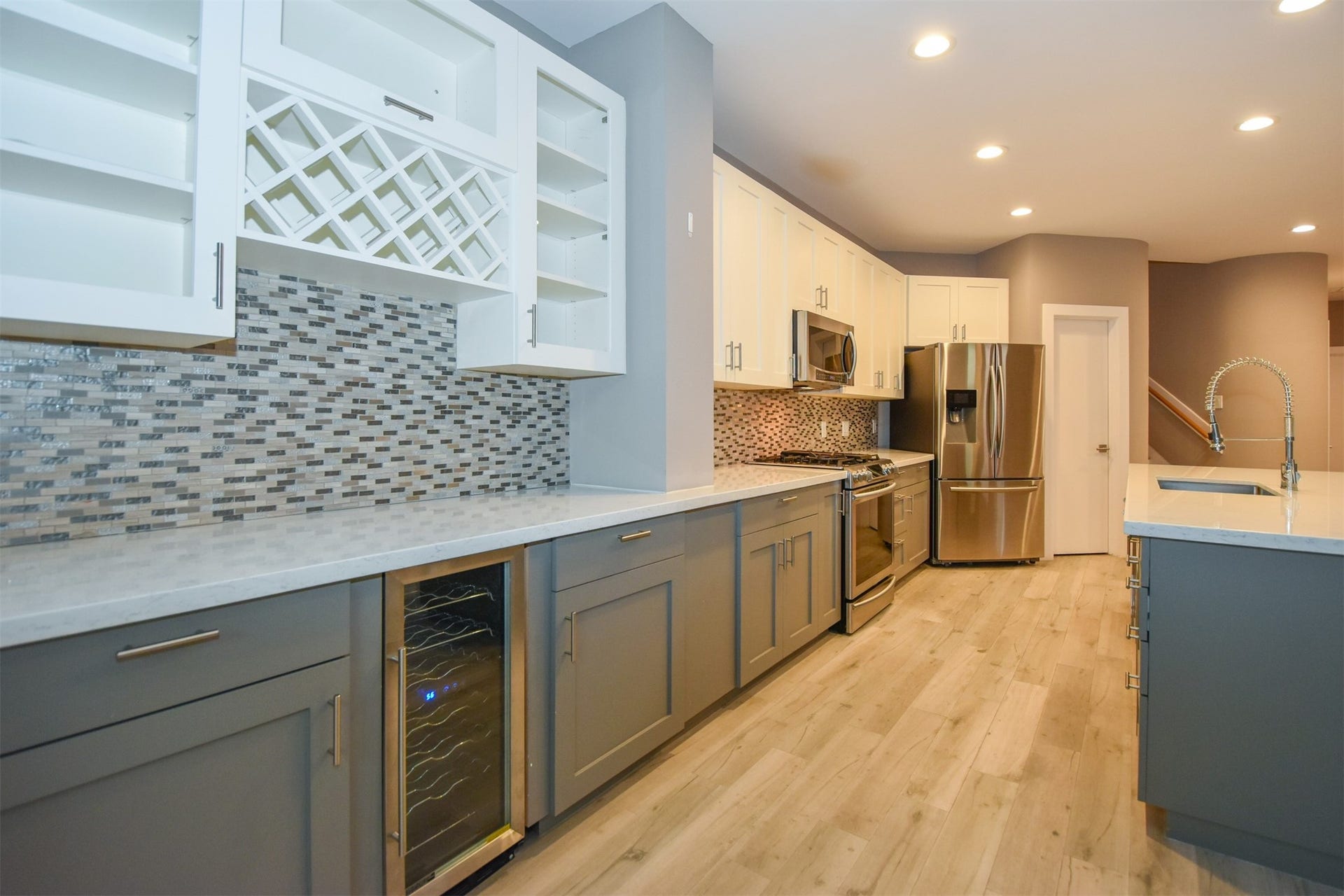 5710 Cornish Street, #1, Houston, TX 77007 Note the Wine cooler & Wine rack for all your special occasions!!