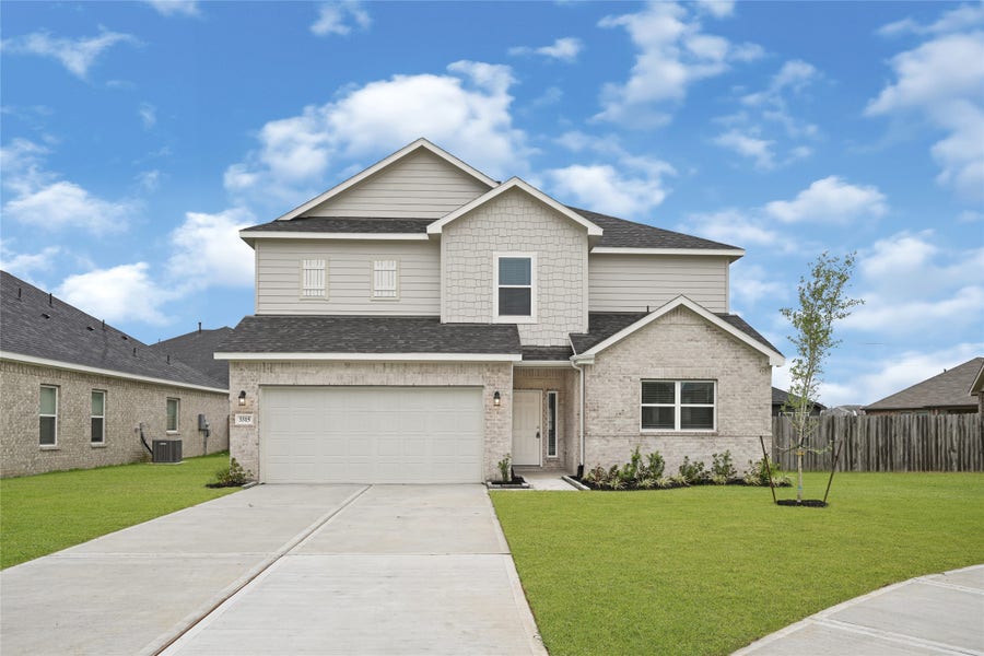 Property photo for 2106 Spring Hollow Drive, Baytown, TX