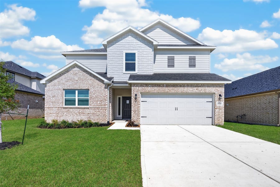 Property photo for 2106 Spring Hollow Drive, Baytown, TX