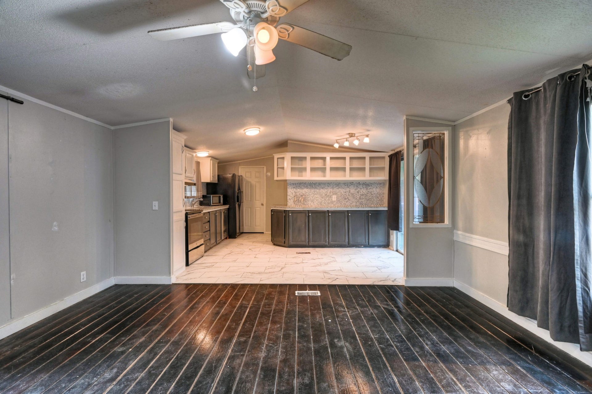 13204 Enchanted Vista, Willis, TX 77318 13204 Enchanted Vista, Willis, TX 77318