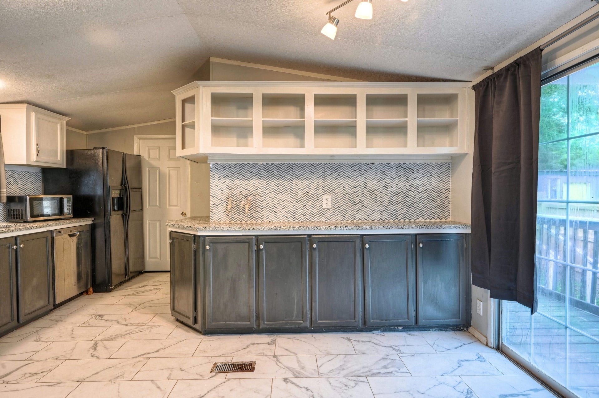 13204 Enchanted Vista, Willis, TX 77318 13204 Enchanted Vista, Willis, TX 77318