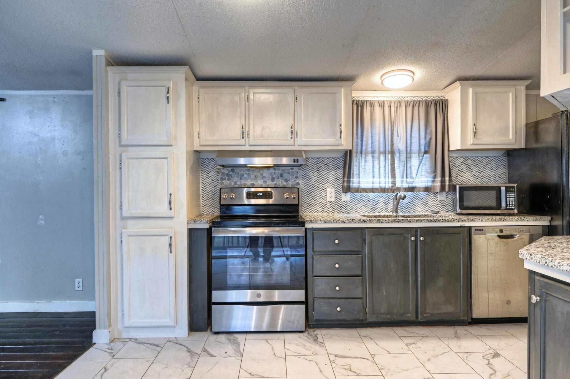 13204 Enchanted Vista, Willis, TX 77318 13204 Enchanted Vista, Willis, TX 77318