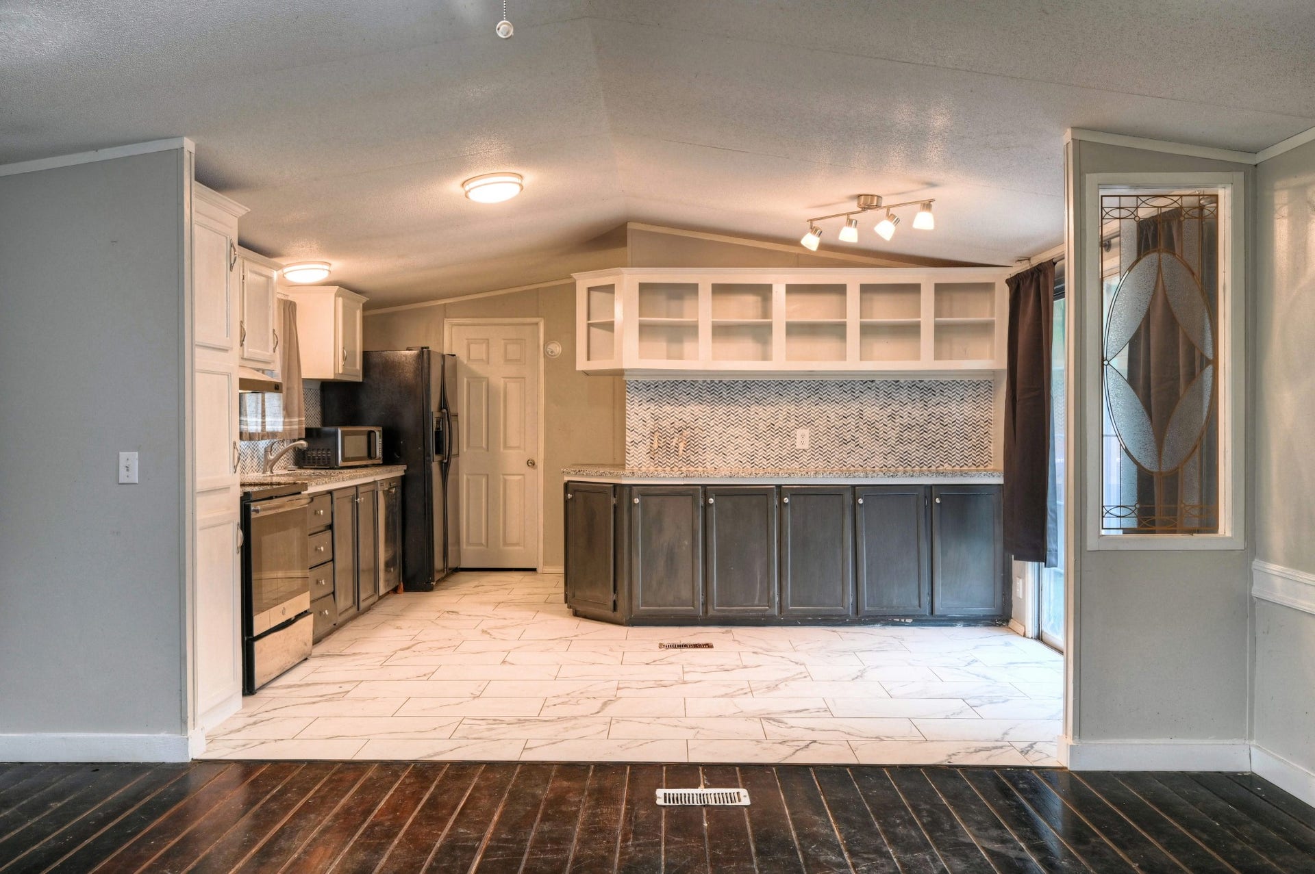 13204 Enchanted Vista, Willis, TX 77318 13204 Enchanted Vista, Willis, TX 77318