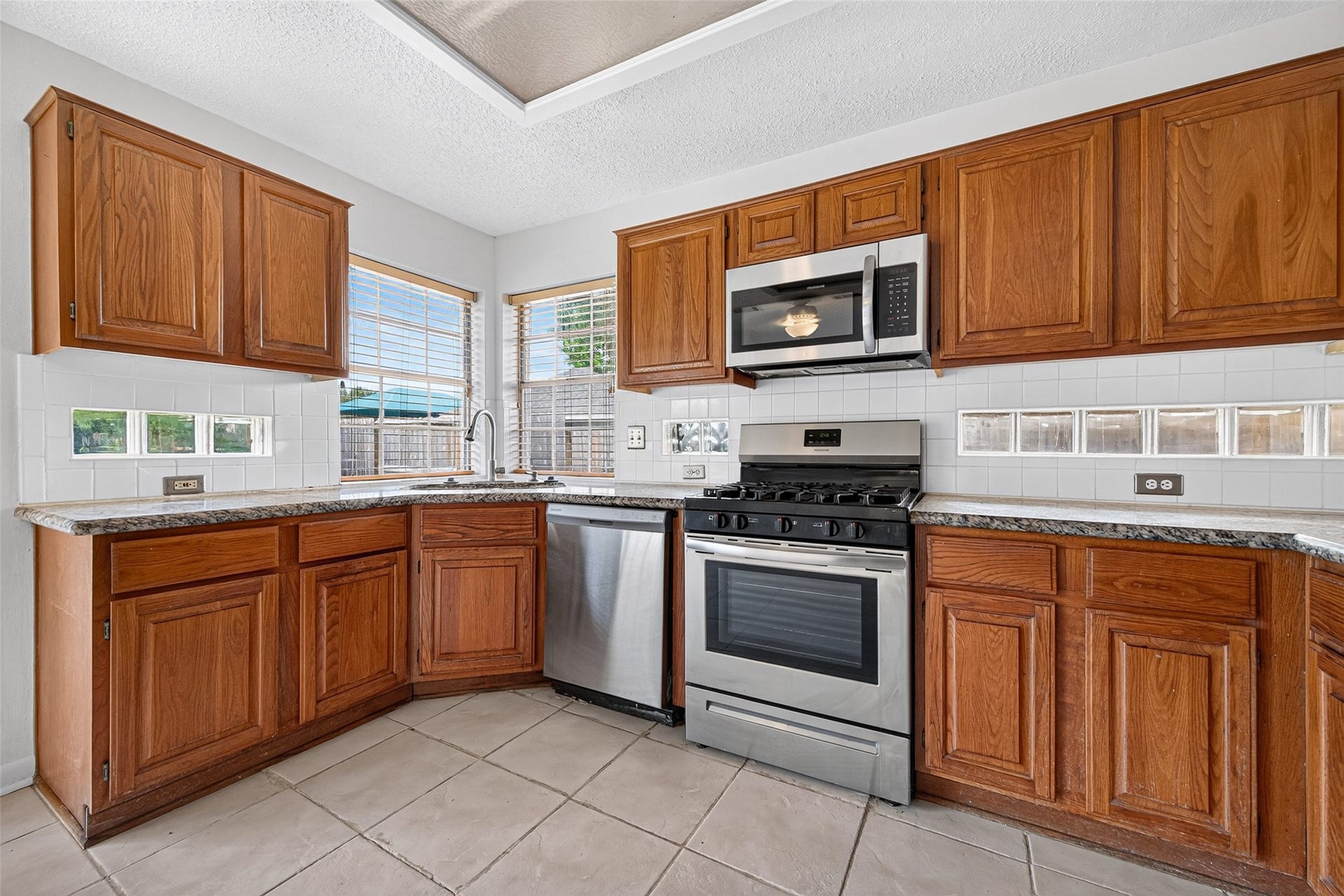 1207 Green Knoll Drive, Sugar Land, TX 77479 1207 Green Knoll Drive, Sugar Land, TX 77479