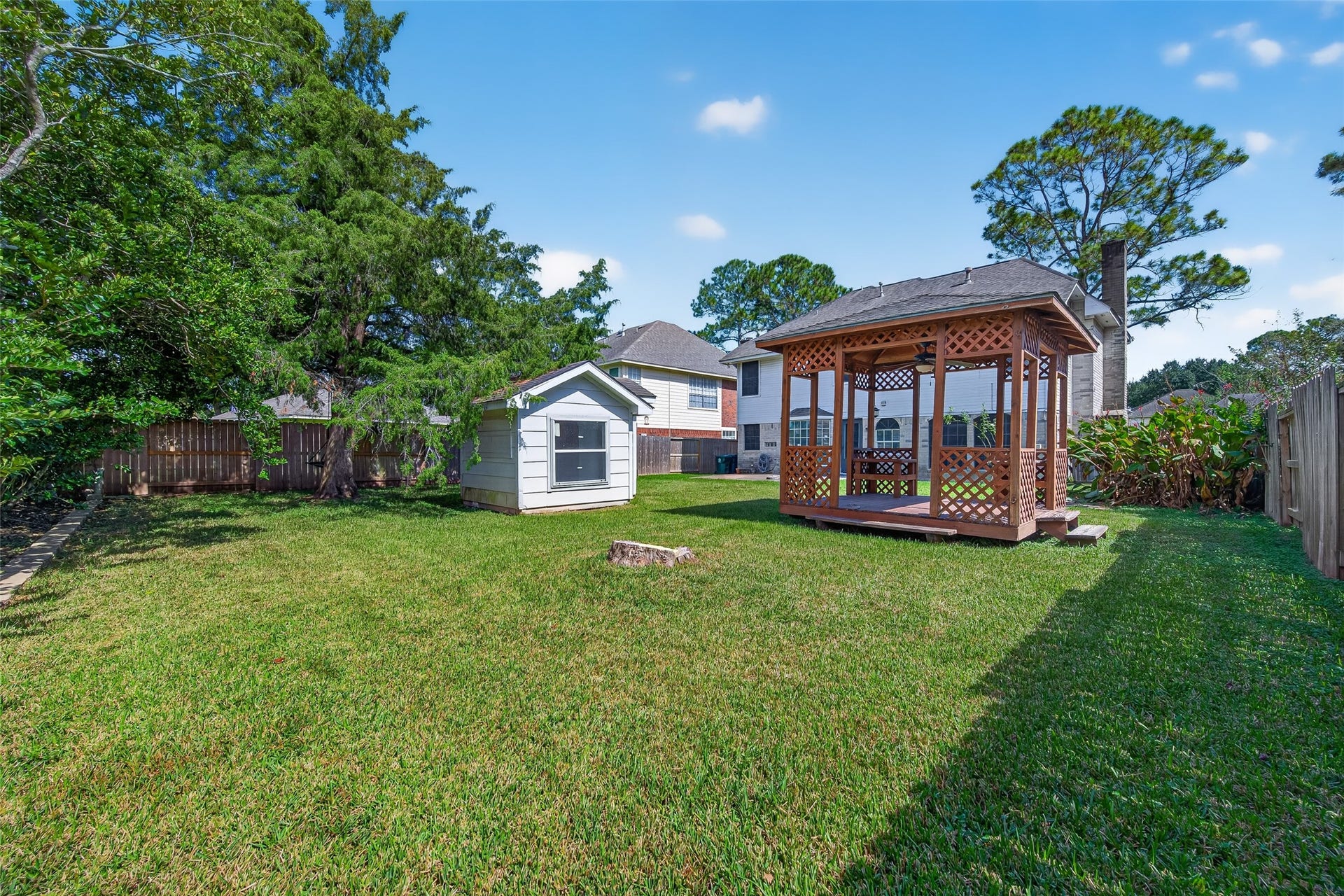 1207 Green Knoll Drive, Sugar Land, TX 77479 1207 Green Knoll Drive, Sugar Land, TX 77479