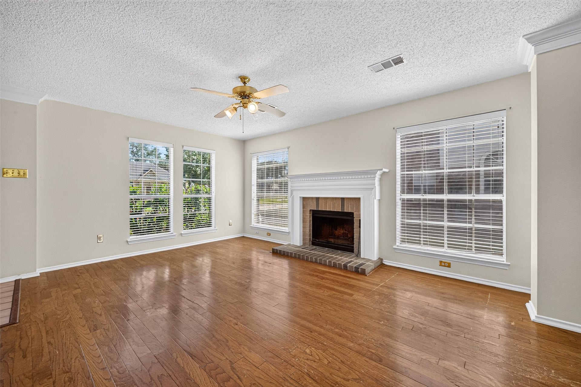 1207 Green Knoll Drive, Sugar Land, TX 77479 1207 Green Knoll Drive, Sugar Land, TX 77479