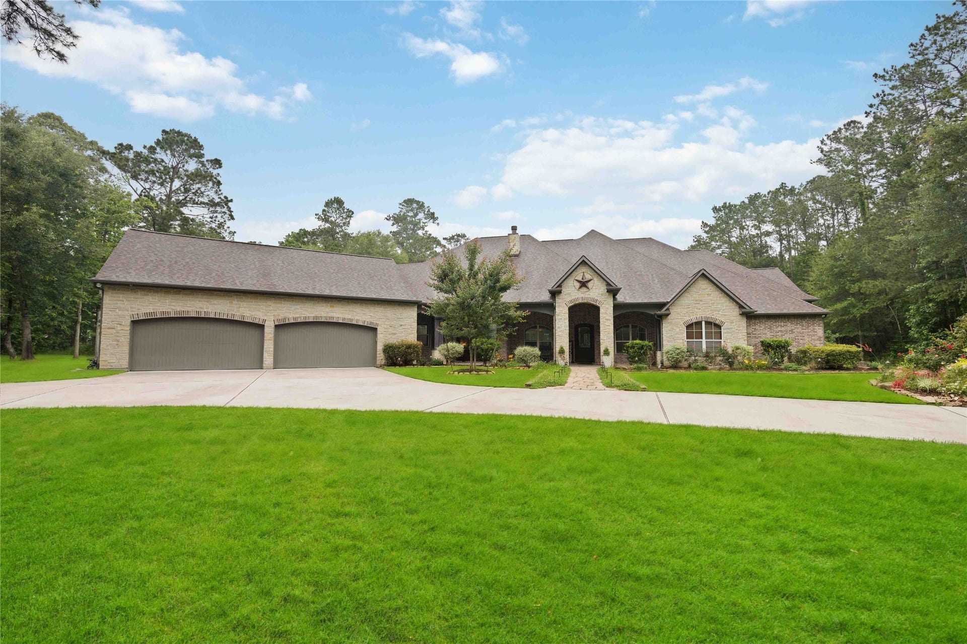 24015 Pack Saddle Trail, New Caney, TX 77357