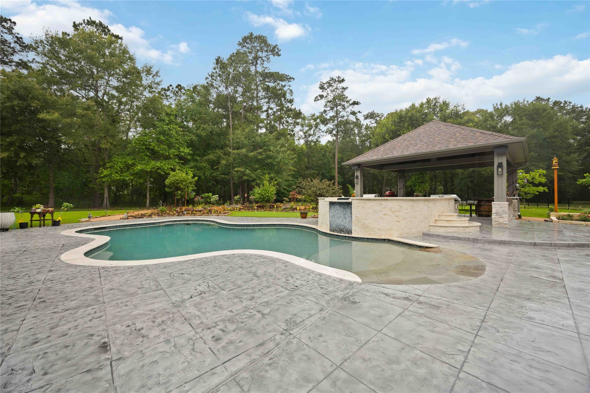 24015 Pack Saddle Trail, New Caney, TX 77357