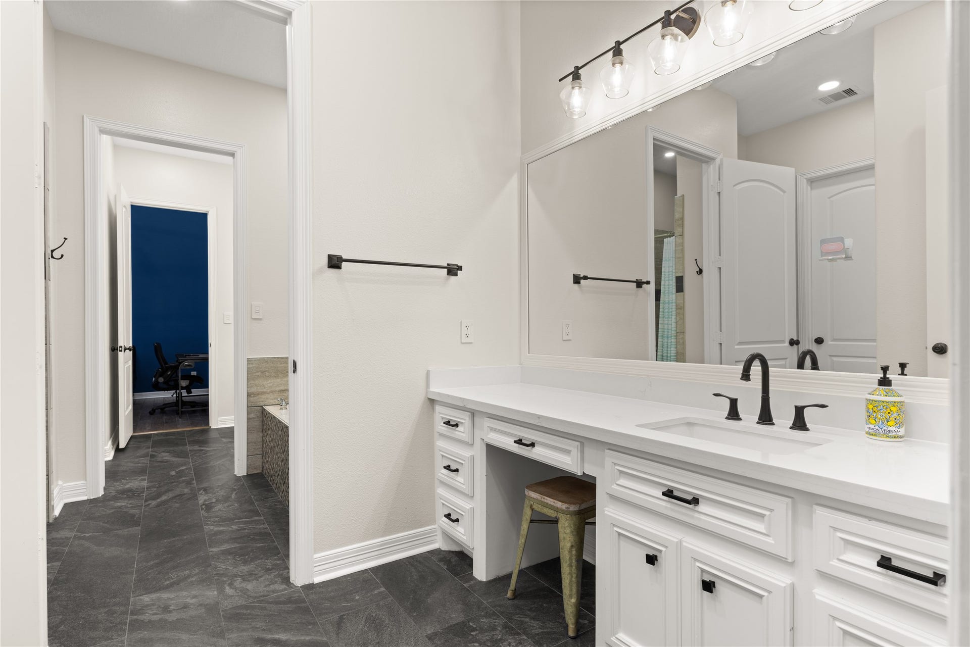 24015 Pack Saddle Trail, New Caney, TX 77357