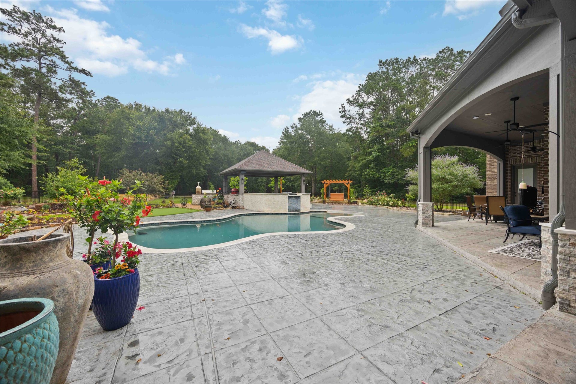 24015 Pack Saddle Trail, New Caney, TX 77357