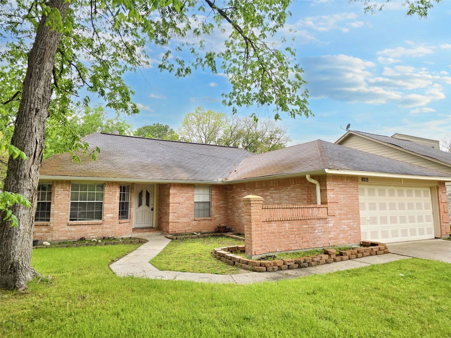 Property photo for 9215 Newkay Lane, Spring, TX