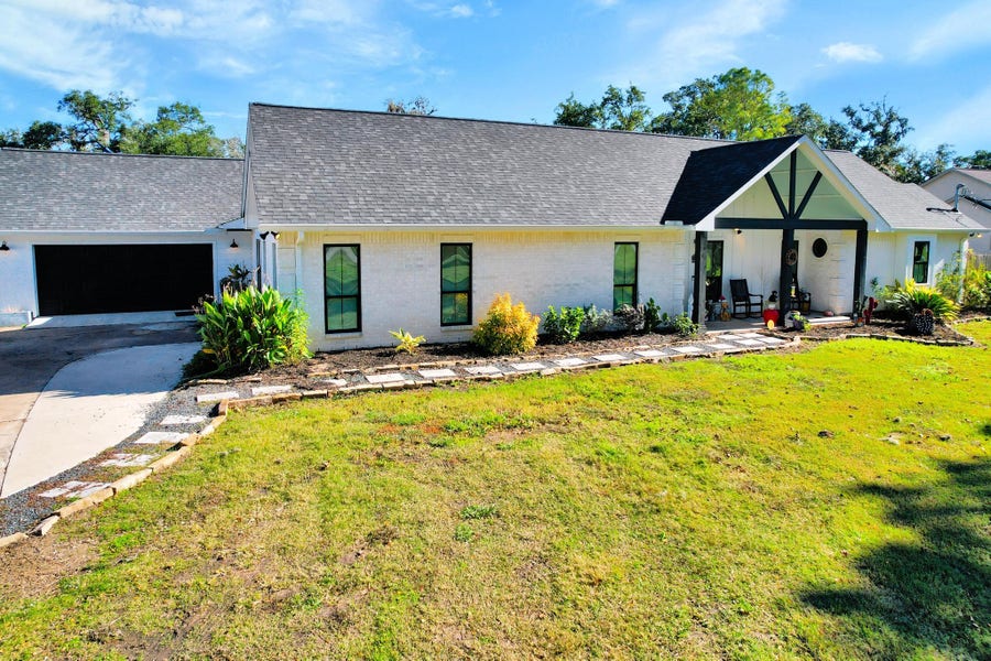 Property photo for 295 County Road 687, Angleton, TX
