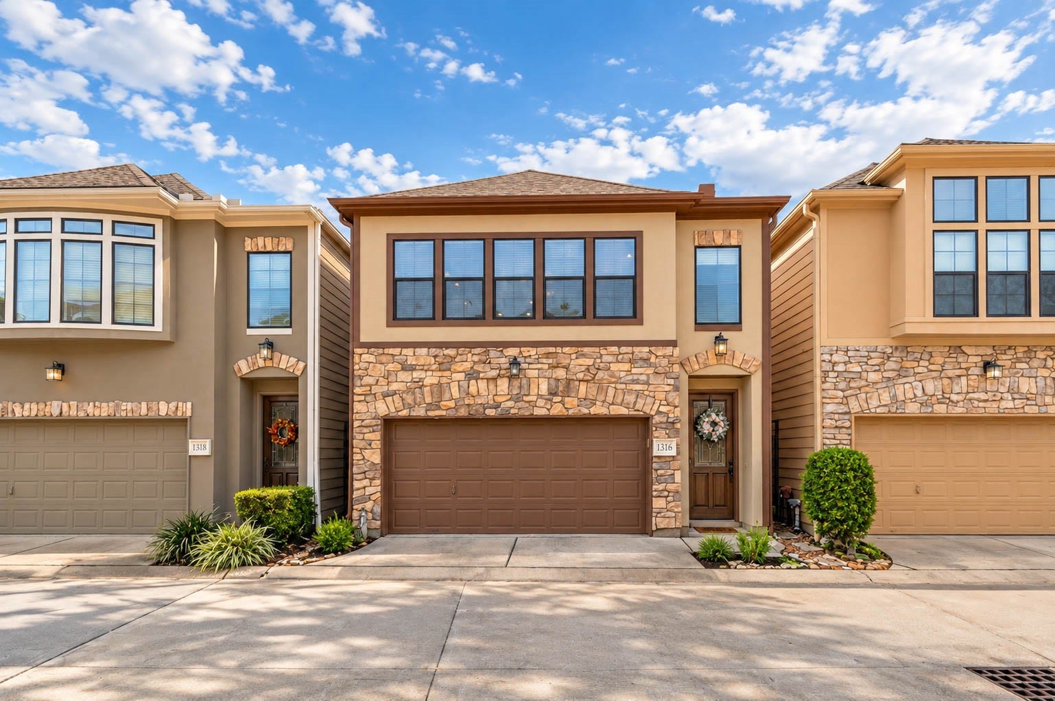 1316 Studer Street, Houston, TX 77007 Dont miss the opportunity to make this beautifully appointed home yours! Call today to schedule your private showing and experience all that this exceptional property has to offer.
