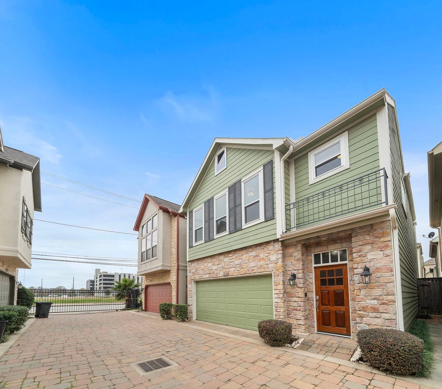 Property photo for 2927 Clinton Drive, Houston, TX