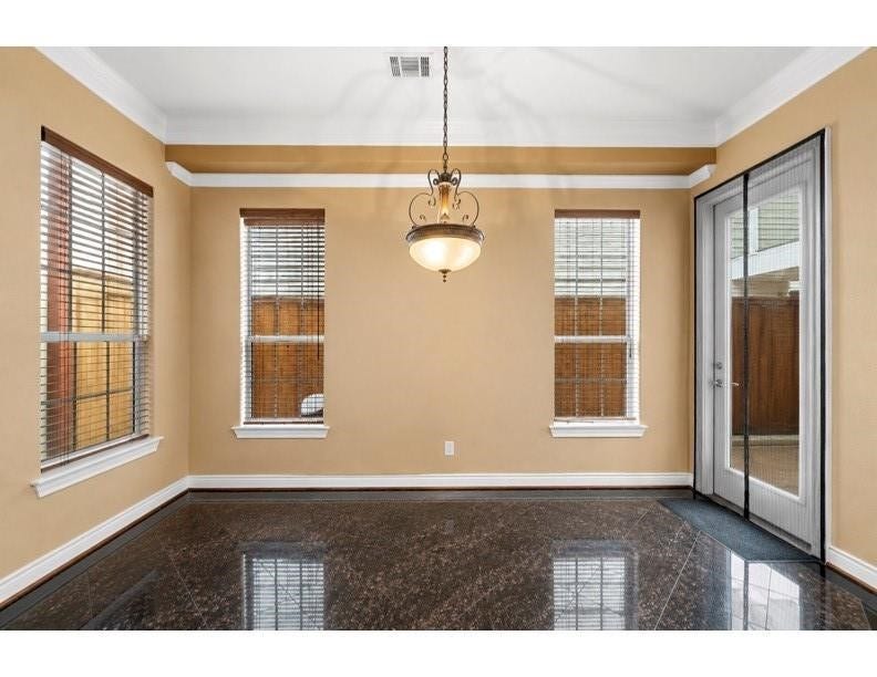 2927 Clinton Drive, Houston, TX 77020