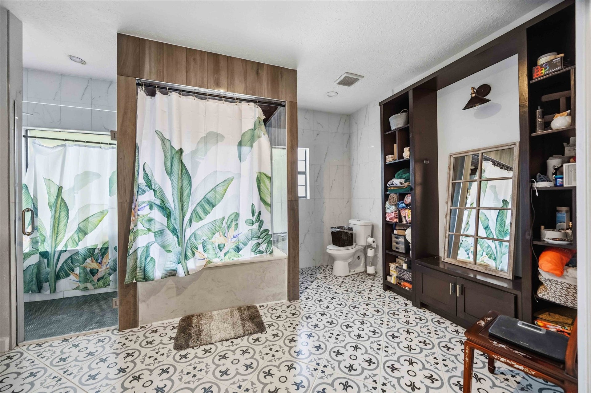 5422 Windy Lake Drive, Houston, TX 77345