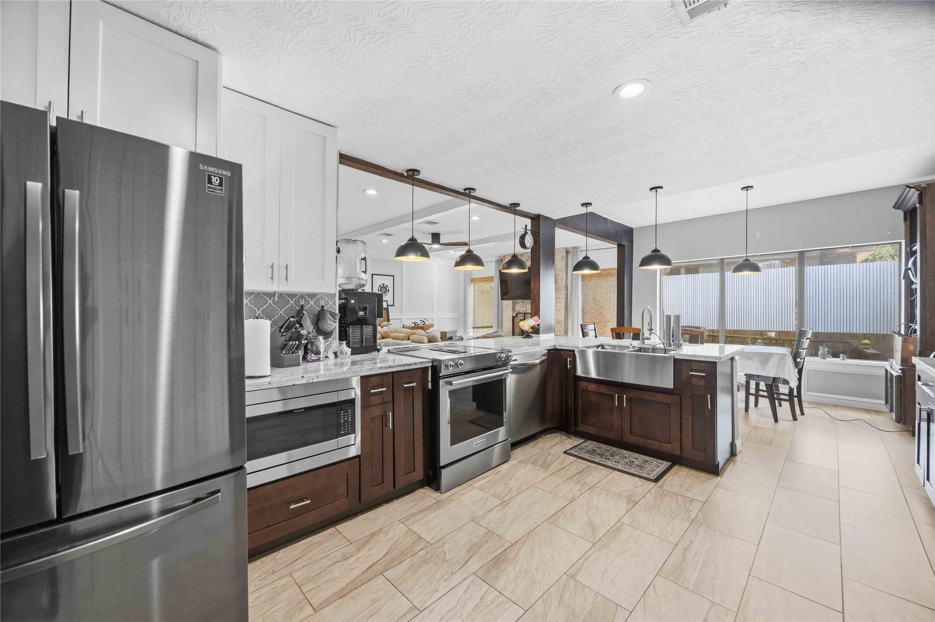 5422 Windy Lake Drive, Houston, TX 77345