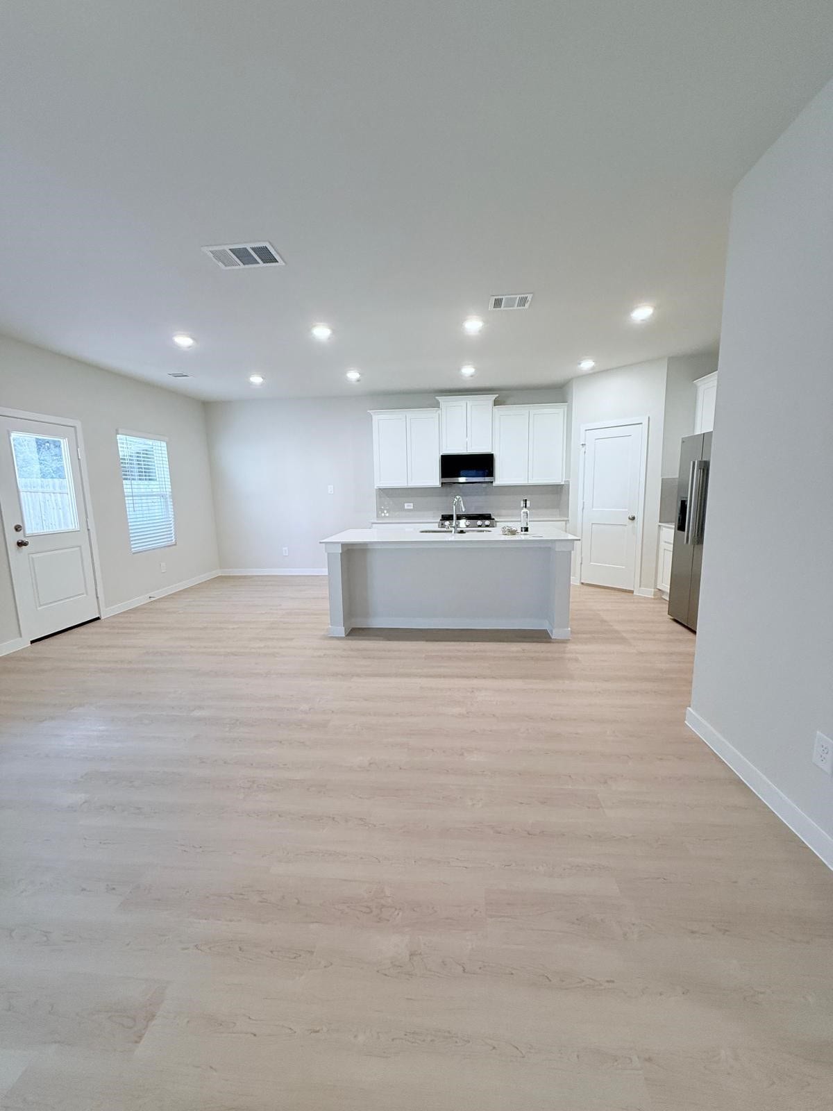 8011 Heroes Hall Drive, Magnolia, TX 77354