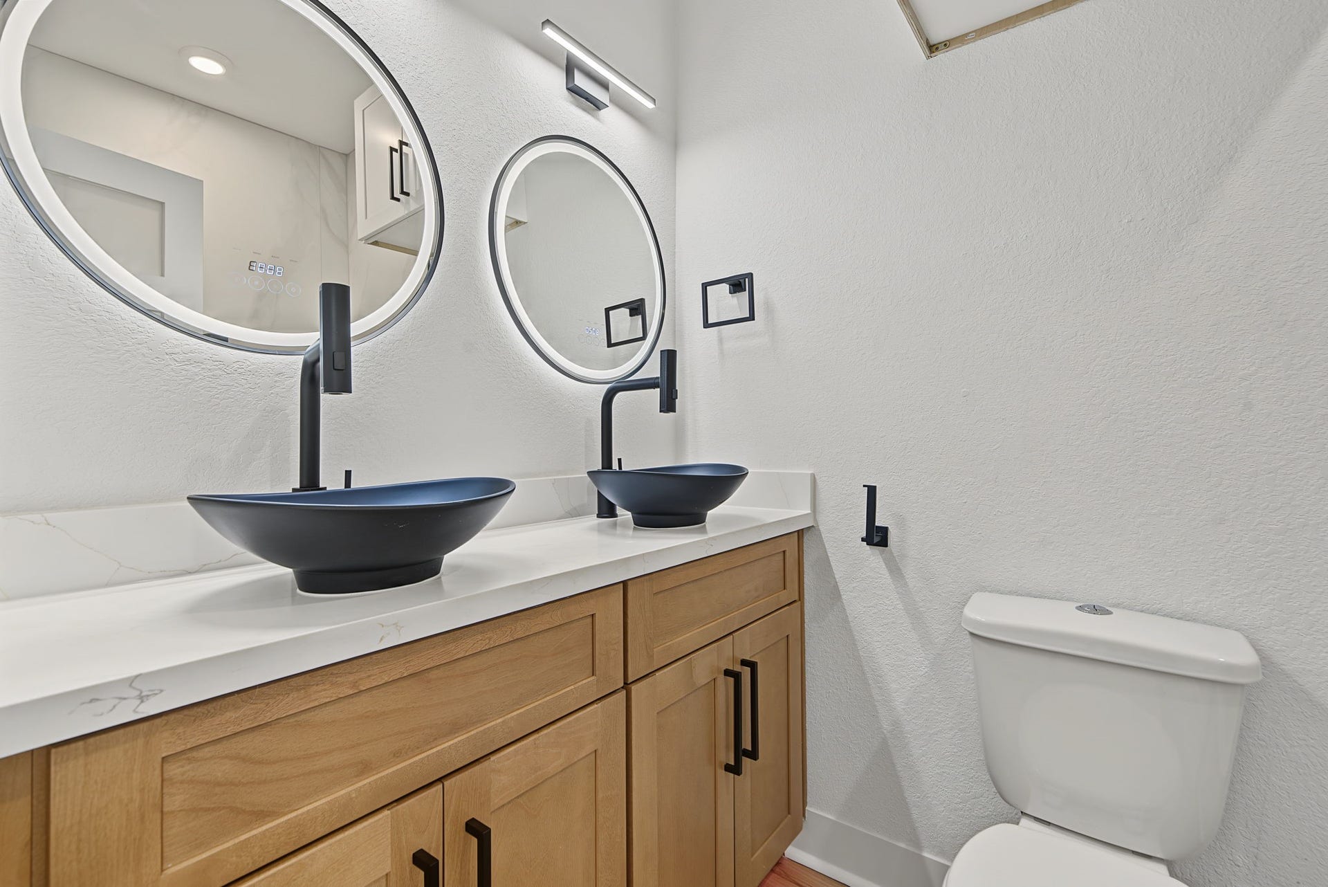 5109 Higgins Street, Houston, TX 77033 5109 Higgins Street, Houston, TX 77033