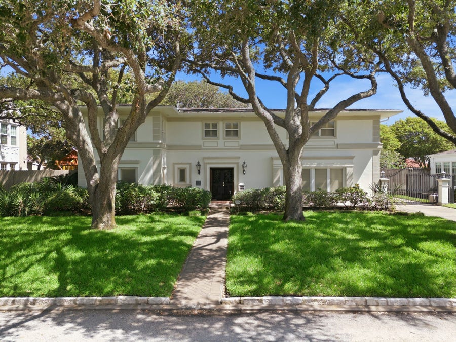 Property photo for 4814 Denver Drive, Galveston, TX