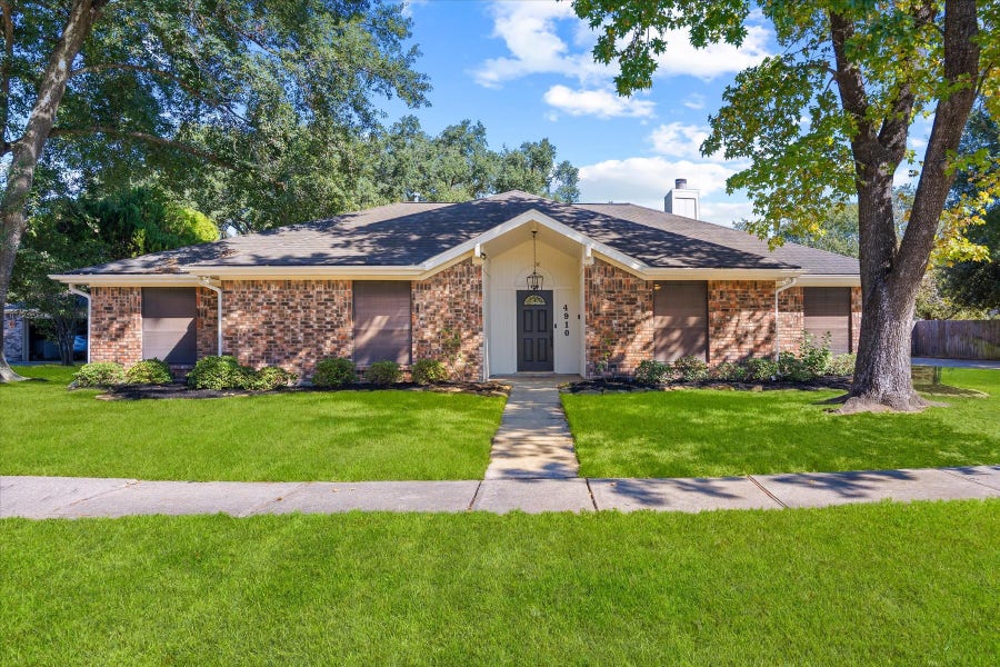 Property photo for 4910 Bridgeville Lane, Spring, TX
