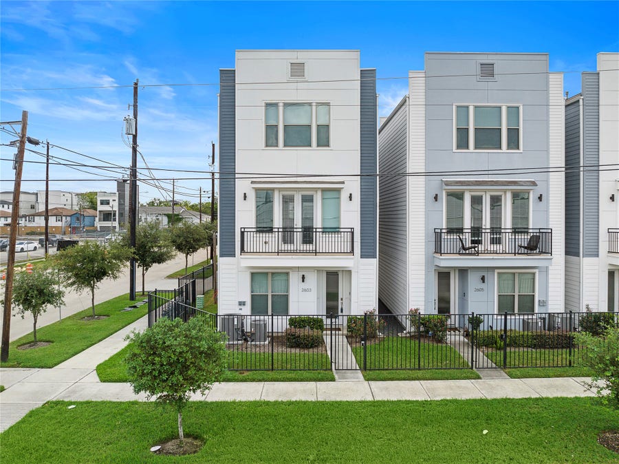 Property photo for 2603 Hutchins, Houston, TX