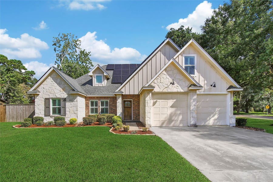 Property photo for 237 Any Way Street, Lake Jackson, TX