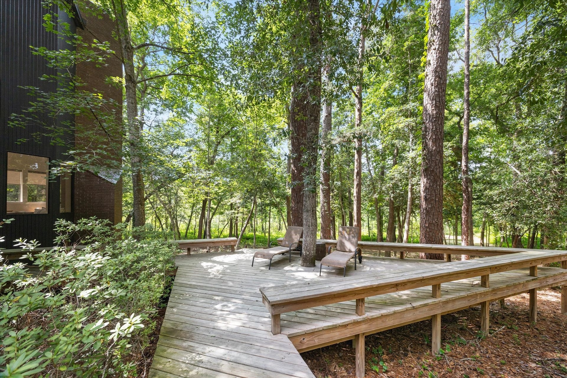 23414 Holly Hollow Street, Tomball, TX 77377 A setting that encourages you to pause, breathe, and enjoy your surroundings.