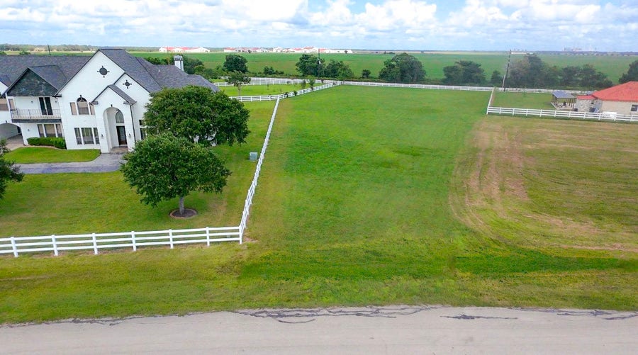 Property photo for 1111 Mulberry Farm Ln, Richmond, TX