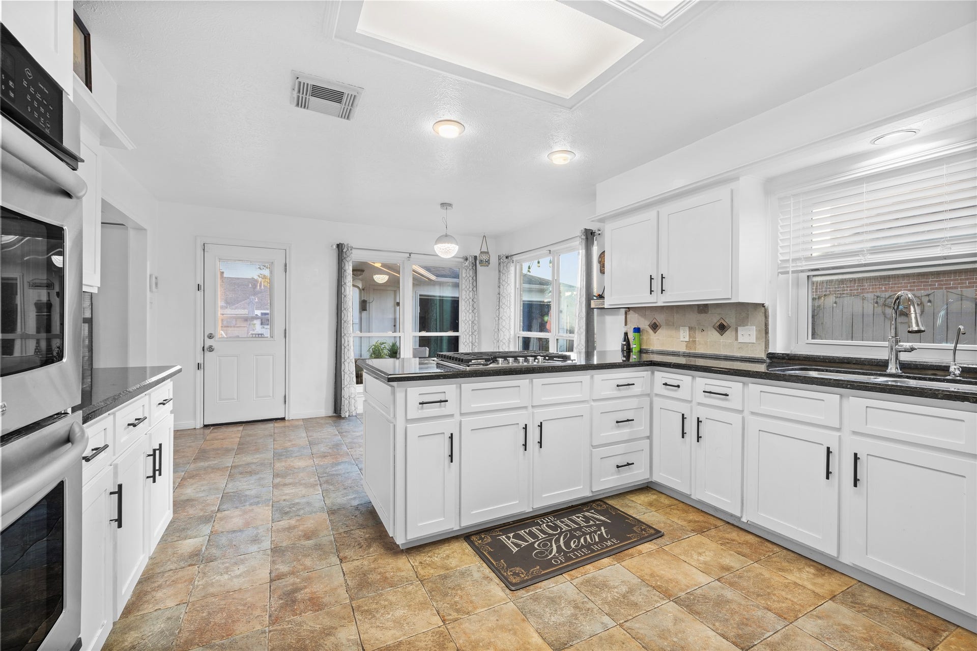 15035 Vistamont Drive, Houston, TX 77083 15035 Vistamont Drive, Houston, TX 77083