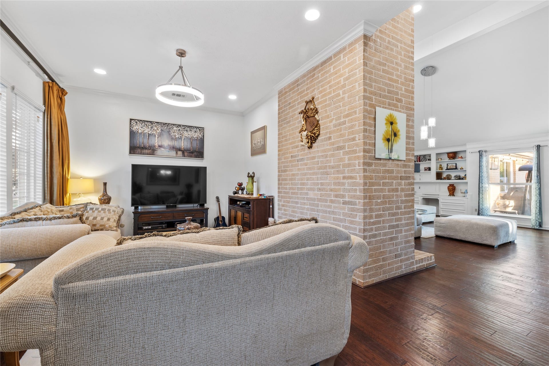 15035 Vistamont Drive, Houston, TX 77083 15035 Vistamont Drive, Houston, TX 77083