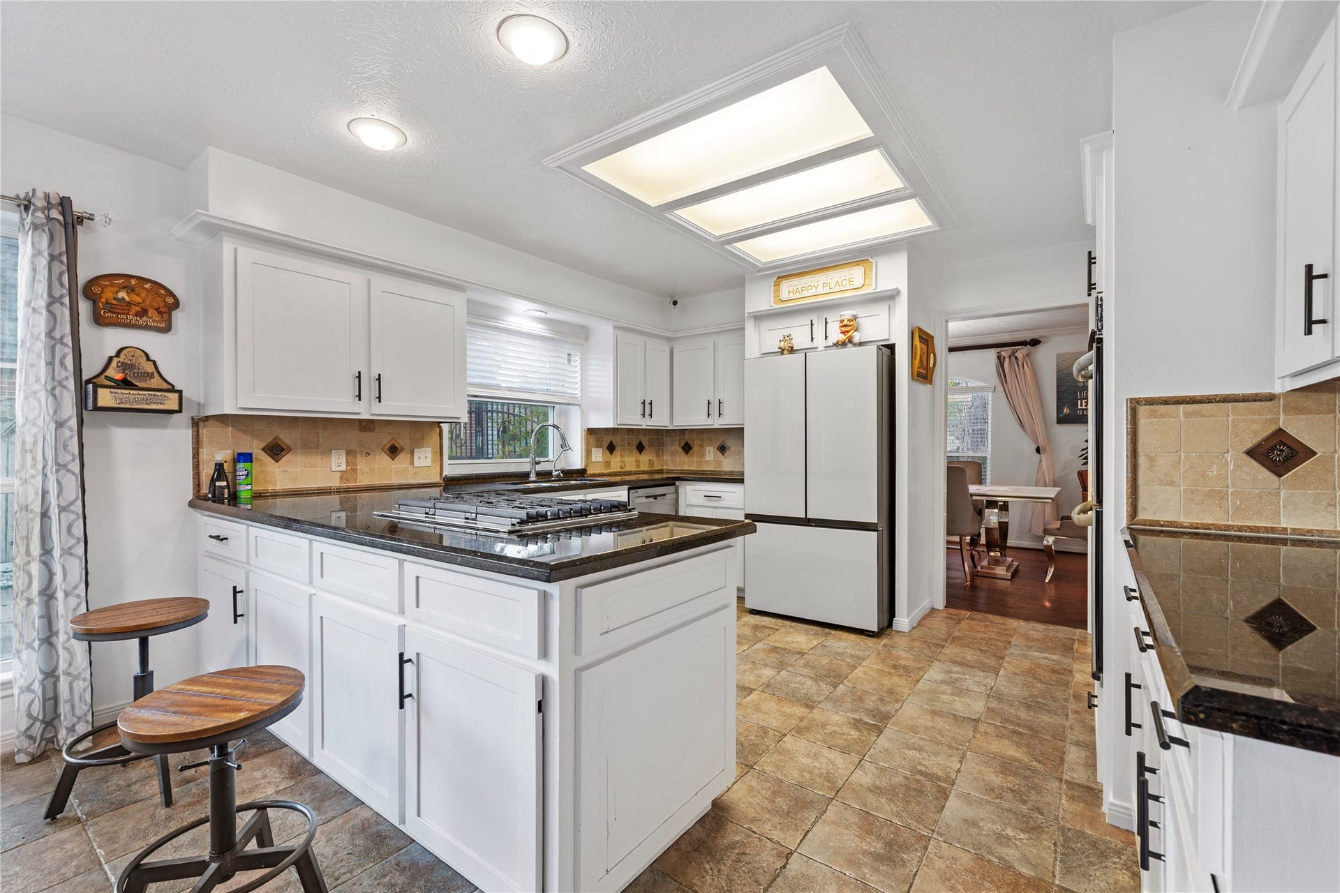 15035 Vistamont Drive, Houston, TX 77083 15035 Vistamont Drive, Houston, TX 77083