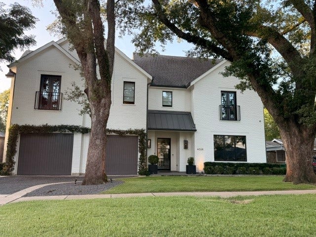 4019 Sul Ross Street, Houston, TX 77027 The custom home in the neighborhood at 4028 Betsy that Welch Builders constructed about 12 years ago.
