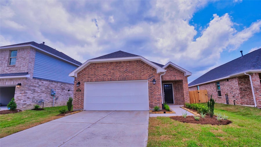 Property photo for 31335 Spotted Saddle Hollow, Fulshear, TX