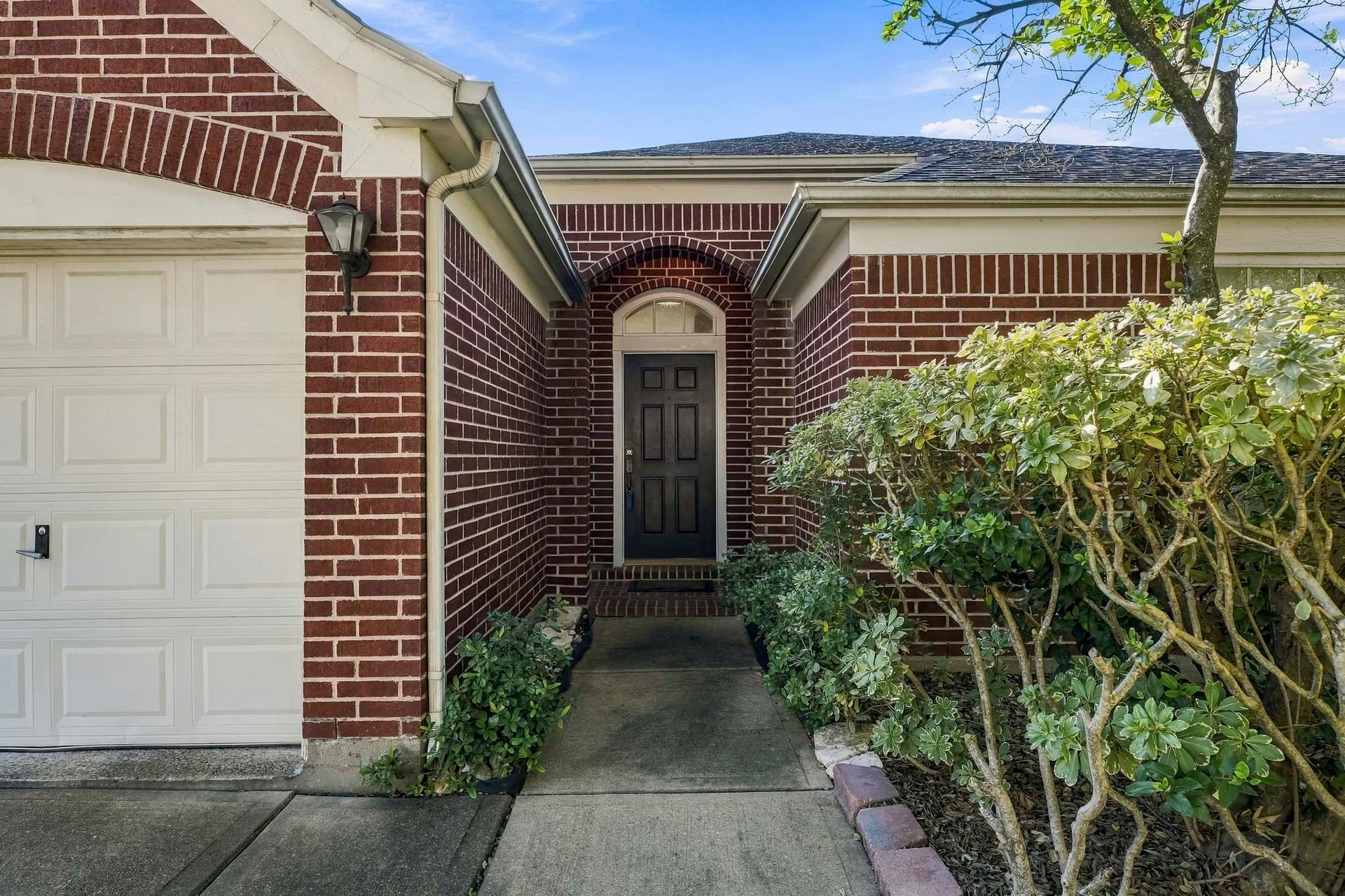 3802 Shady Breeze Drive, Houston, TX 77082