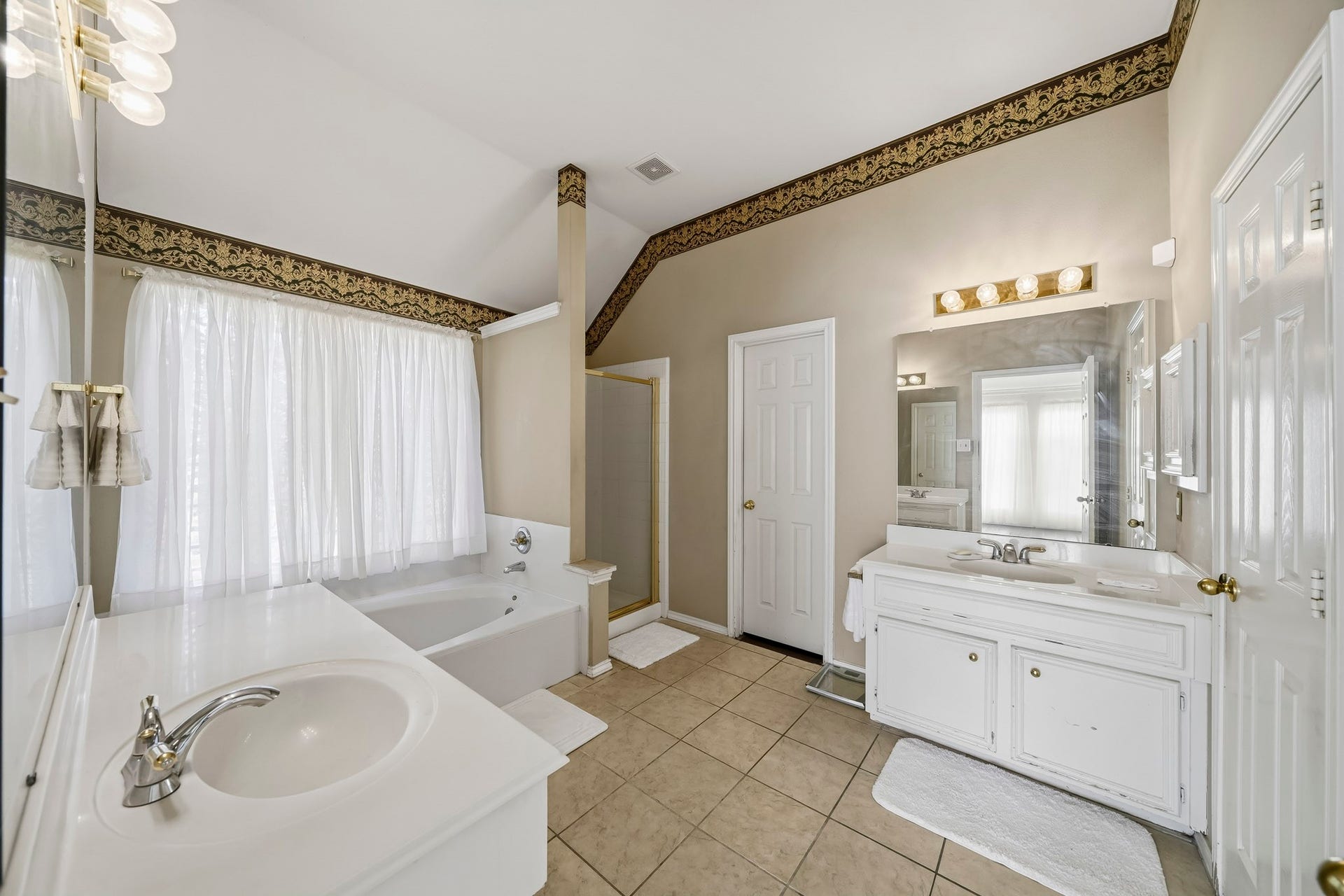 3802 Shady Breeze Drive, Houston, TX 77082