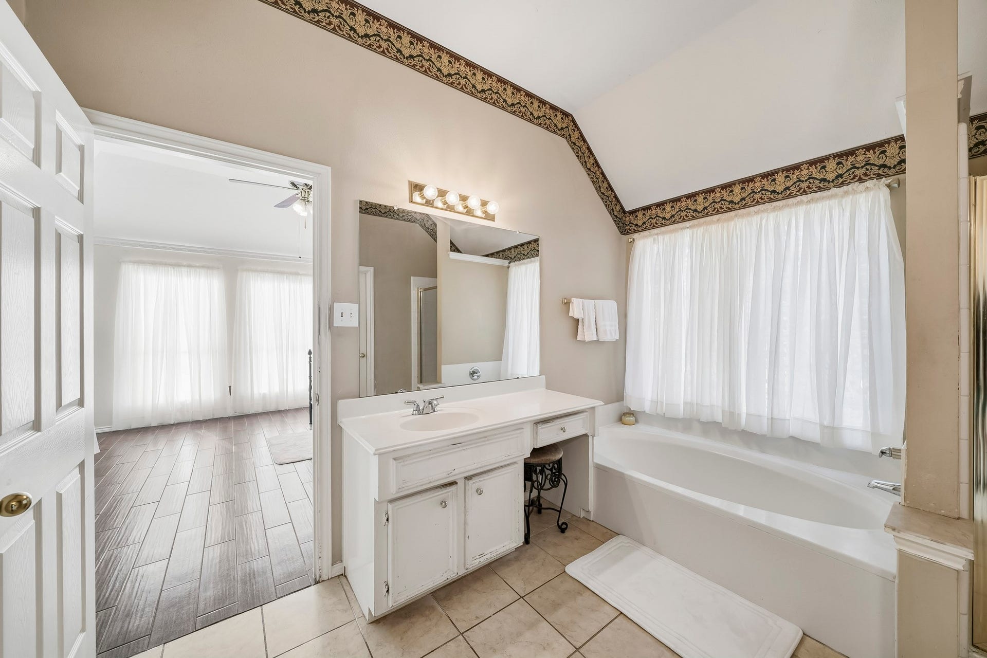 3802 Shady Breeze Drive, Houston, TX 77082