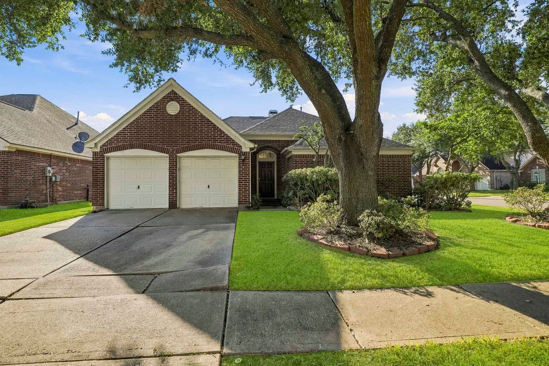 3802 Shady Breeze Drive, Houston, TX 77082