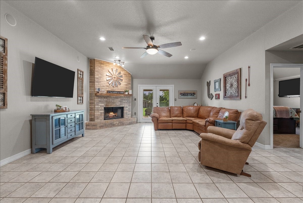 14018 Cimarron Road, Santa Fe, TX 77517 14018 Cimarron Road, Santa Fe, TX 77517