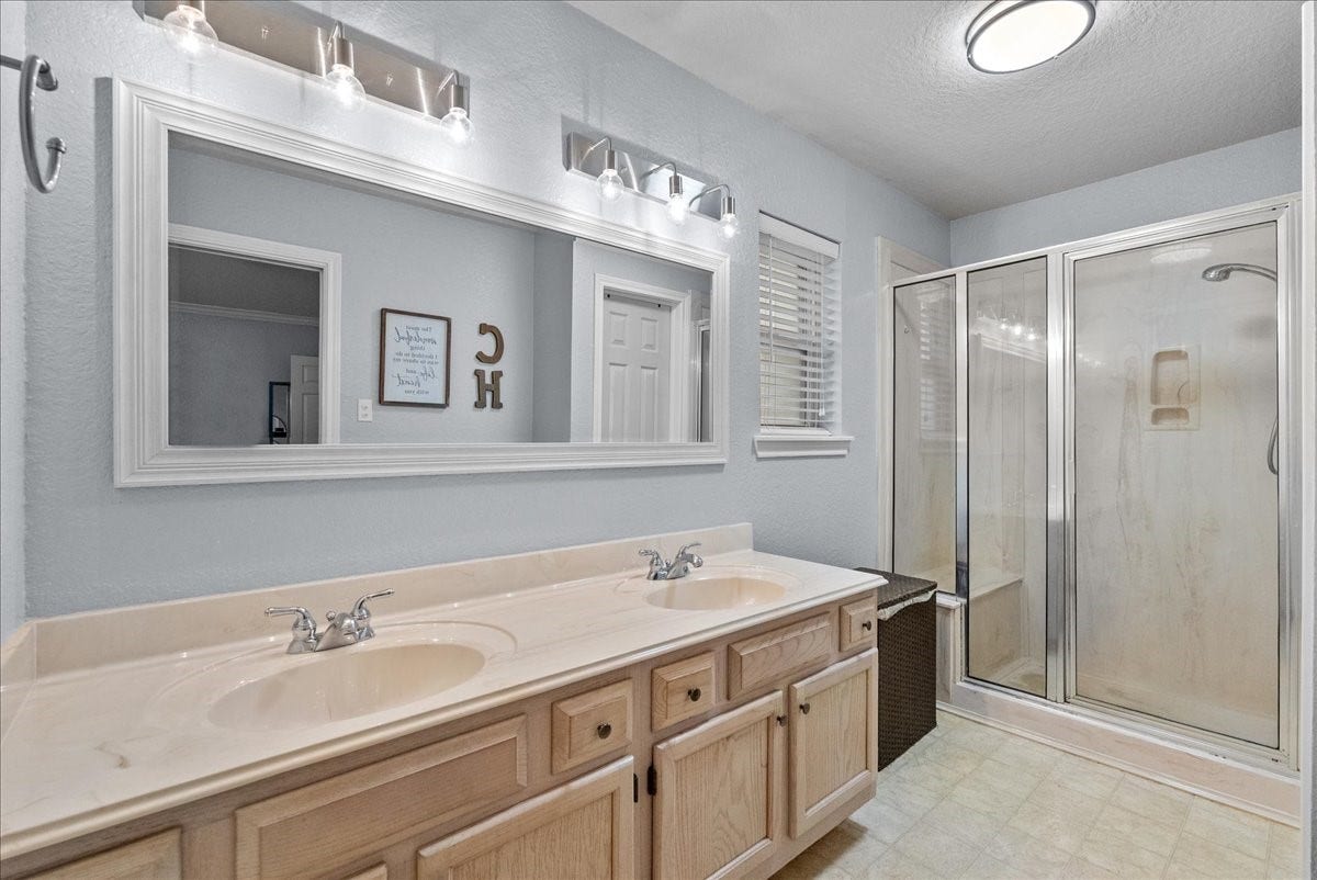 14018 Cimarron Road, Santa Fe, TX 77517 14018 Cimarron Road, Santa Fe, TX 77517