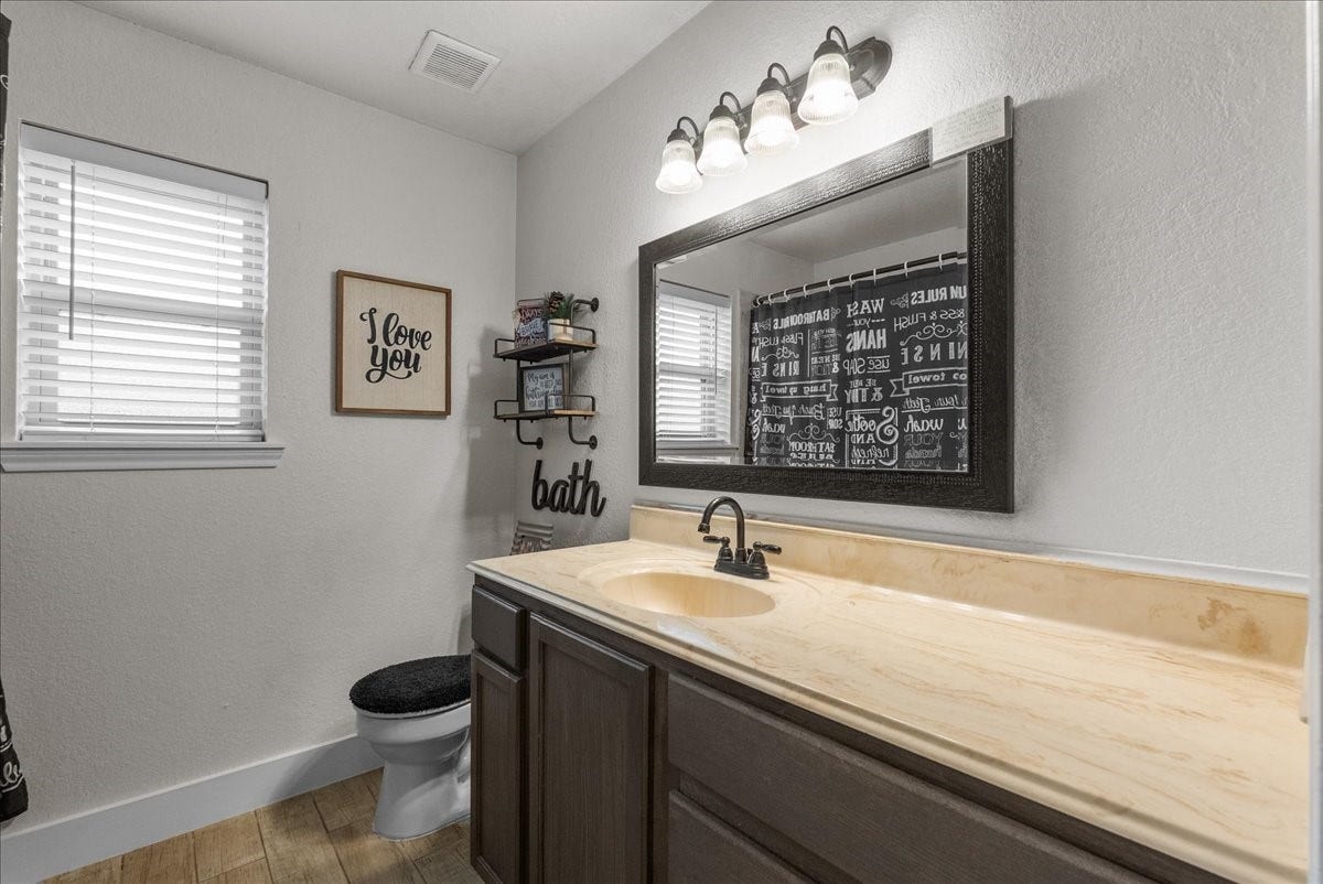 14018 Cimarron Road, Santa Fe, TX 77517 14018 Cimarron Road, Santa Fe, TX 77517