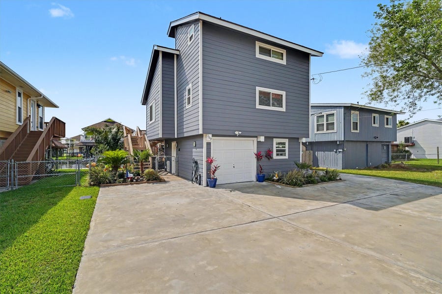 Property photo for 369 Ling, Bayou Vista, TX