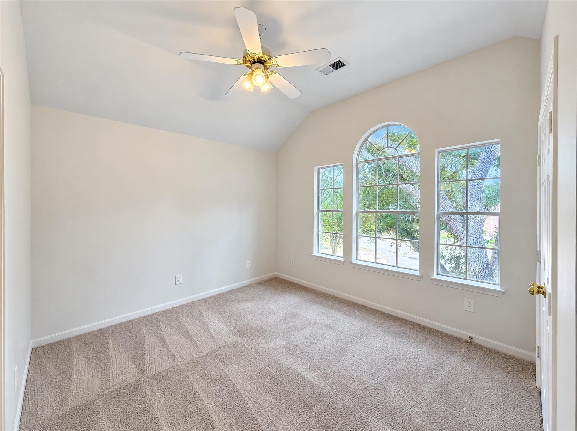 3407 Woodbine Place, Pearland, TX 77584