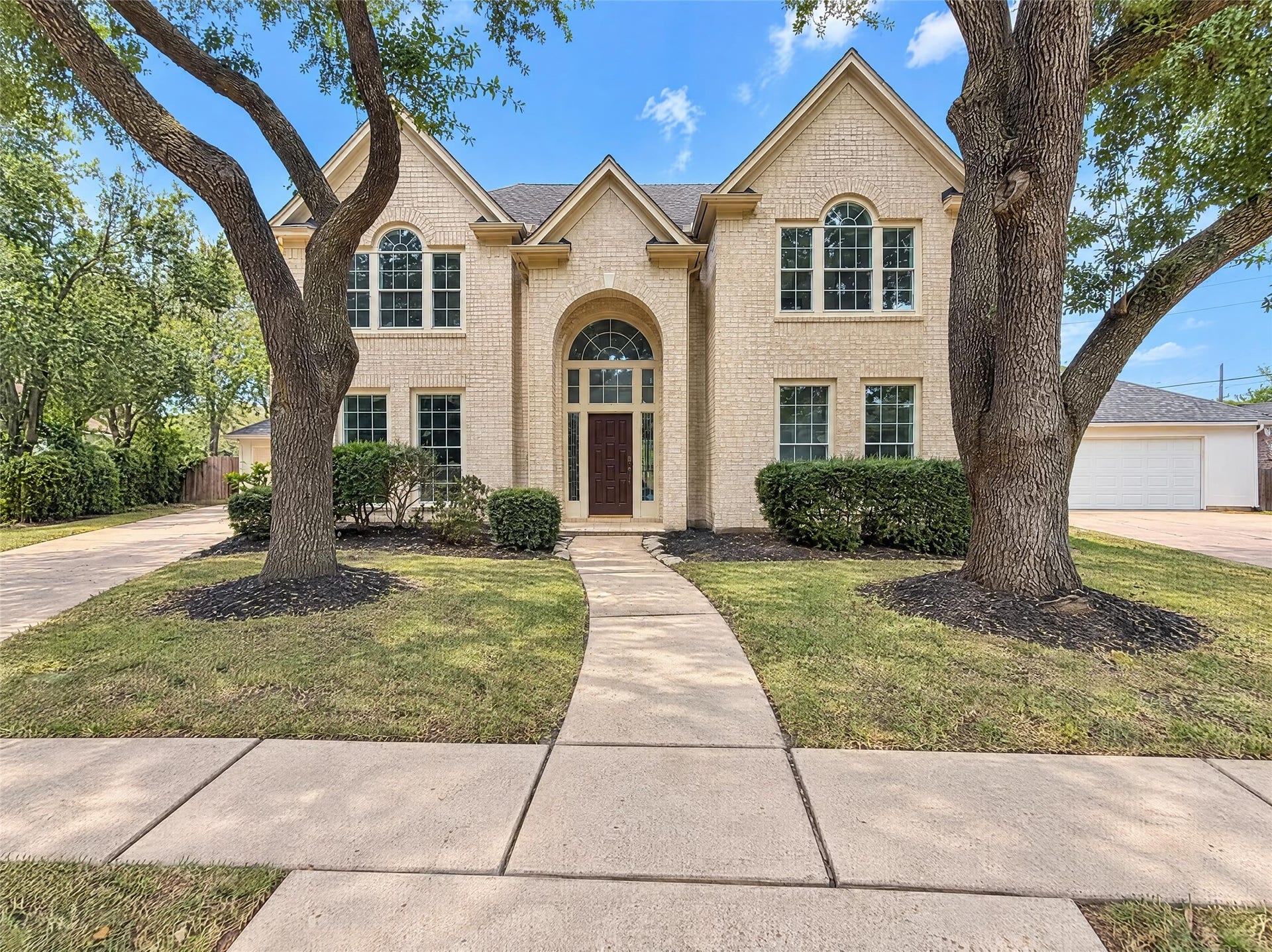 3407 Woodbine Place, Pearland, TX 77584